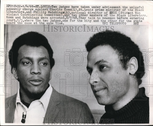 1969 Press Photo Charles Koen and phillip Hutchings arrested, assembly charges
