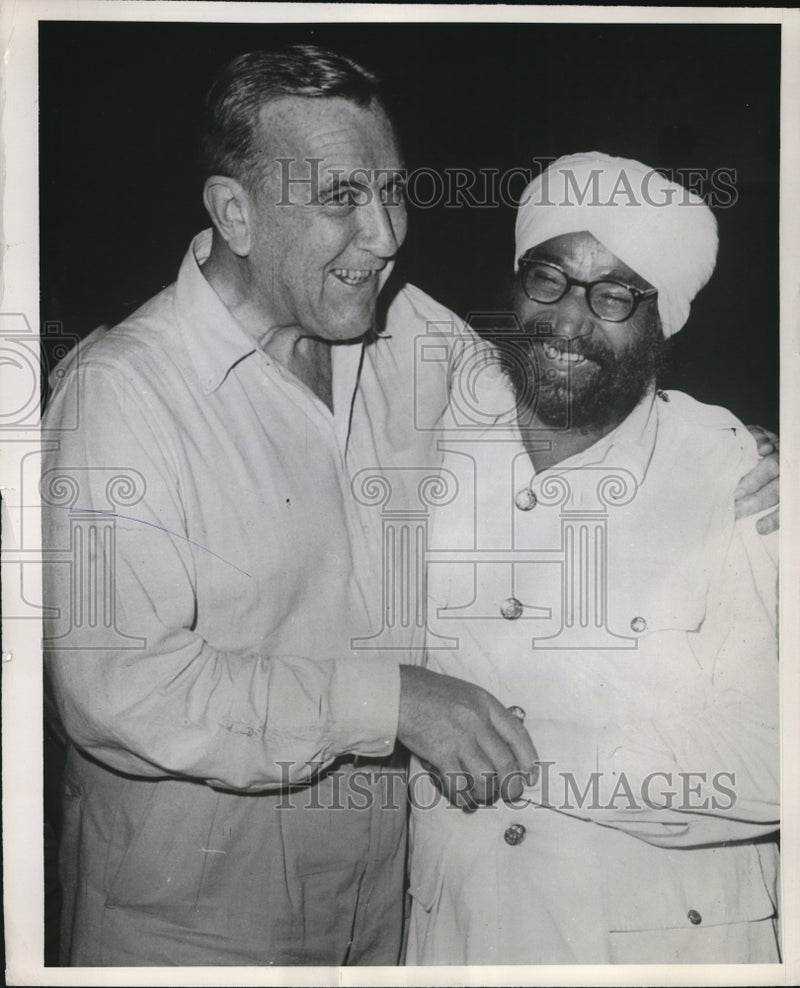 Load image into Gallery viewer, 1961 Press Photo Jiwan Lingh Greets U.S Undersecretary of State Chester Boweles

