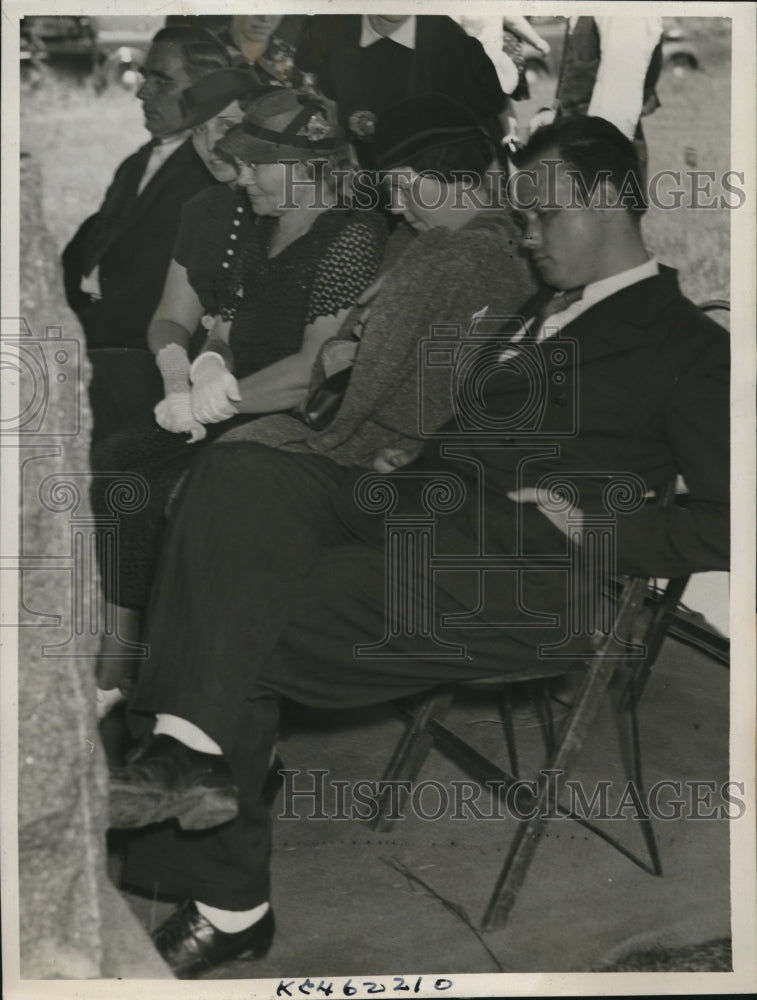 1938 Press Photo Dr William LaMance at Funeral of Wife He is Accused of Mudering