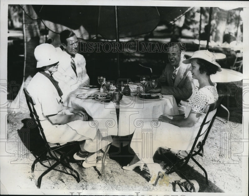 Load image into Gallery viewer, 1935 Press Photo Miss Marion Kelly, Mrs. C.W. Horne, J.T. Kelly, Lucille Kearns
