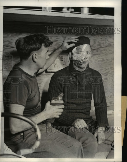 1933 Press Photo Maurice Deschamps of French Road Team Treated by Jack Heehan