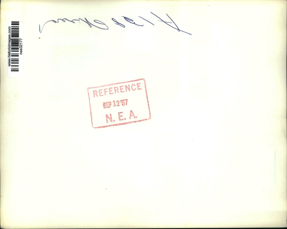 1957 Press Photo Machinist Lonnie Cook after his car crashed into main support