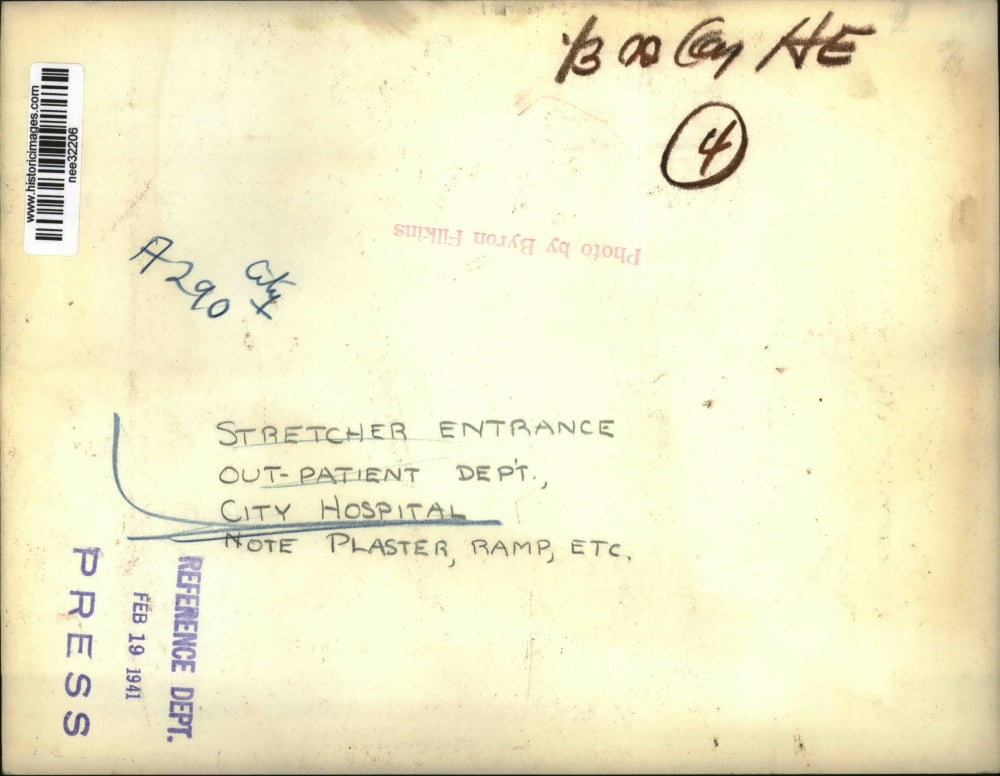 1941 Press Photo The stretcher entrance at the City Hospital out patient div.