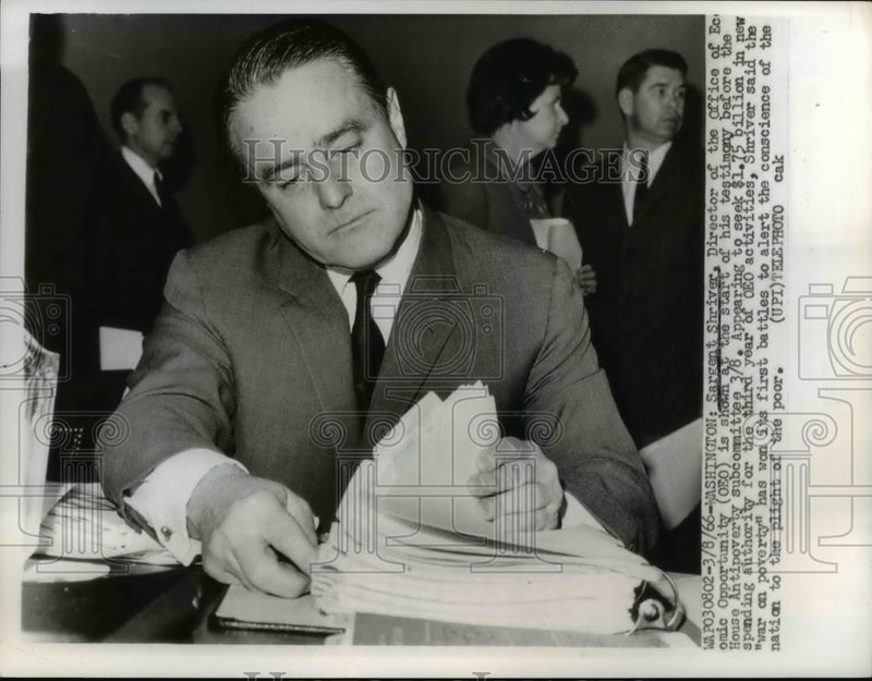 Load image into Gallery viewer, 1966 Press Photo Sargent Shriver testimony seeks 1.75 billion for OEO activities
