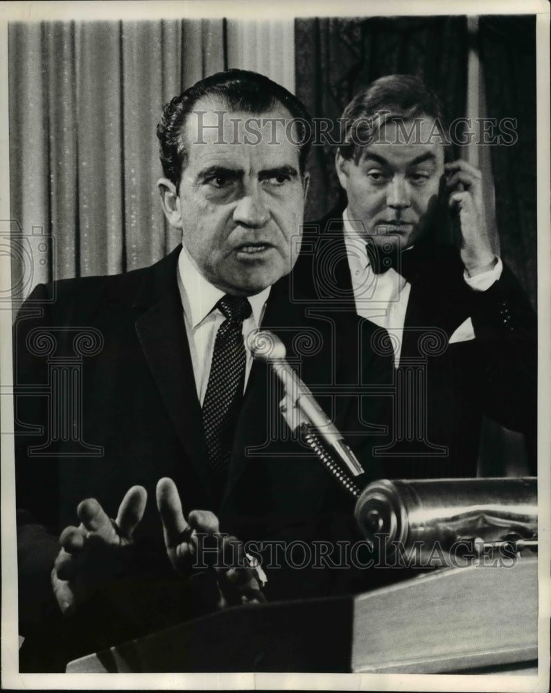 1968 Press Photo President elect richard Nixon with Dr. Daniel Movnihan- Historic Images