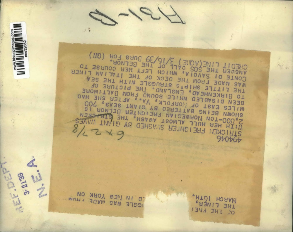 1939 Press Photo The Norwegian freighter Belnor being battered by giant waves