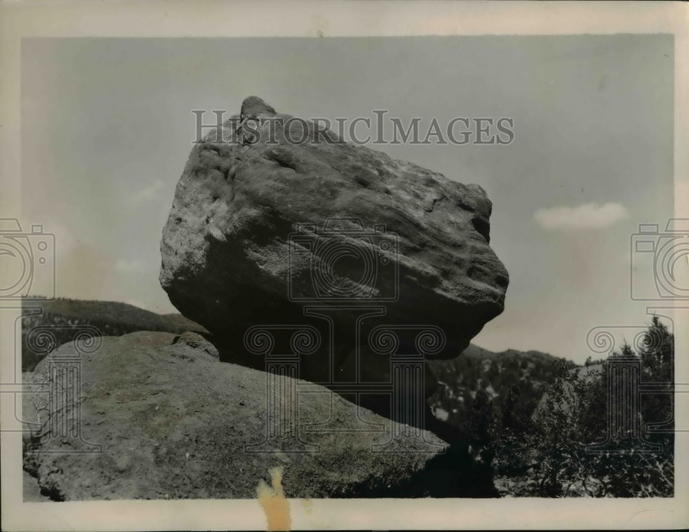 1936 Press Photo The huge rock in Colorado