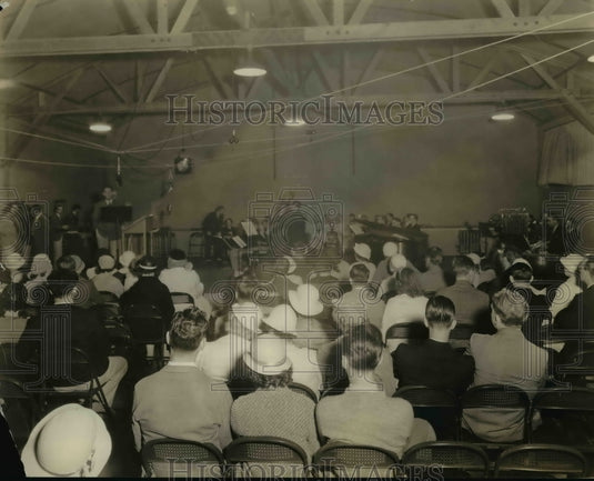 1938 Press Photo People in Broadcasting - nee32806