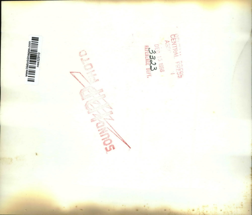 1956 Press Photo Elena Diaczok Regains Tanya Chwastov Kidnapped by Russia Father