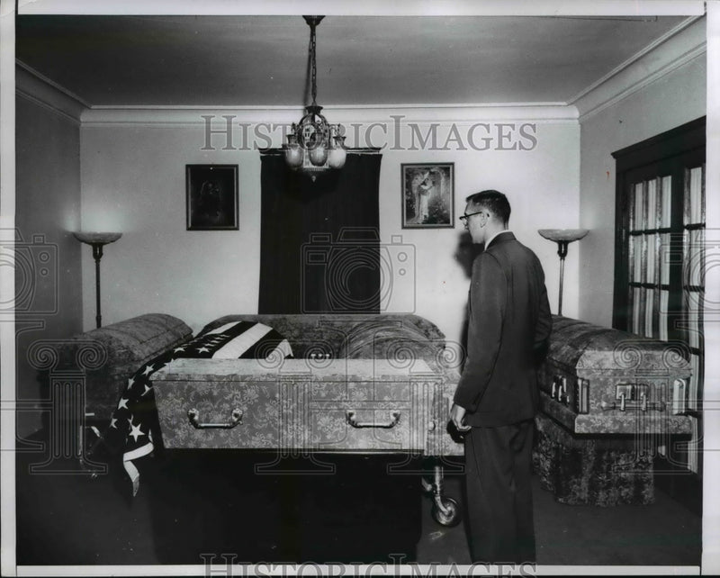Load image into Gallery viewer, 1955 Press Photo Funeral Director William R. Cramer stands by Six Caskets
