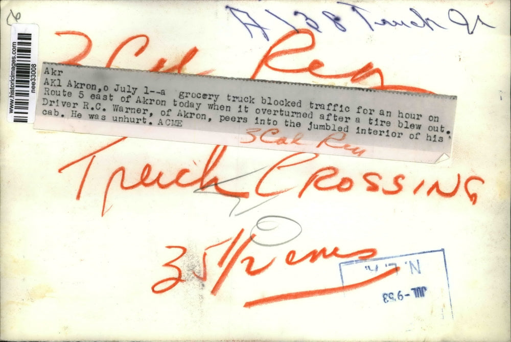 1953 Press Photo Driver R.C Warner peers into Jumbled Interior of Cab