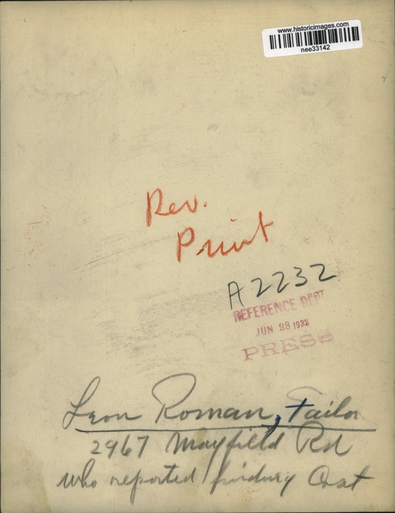 1933 Press Photo Leon Roman, Tailor - nee33142