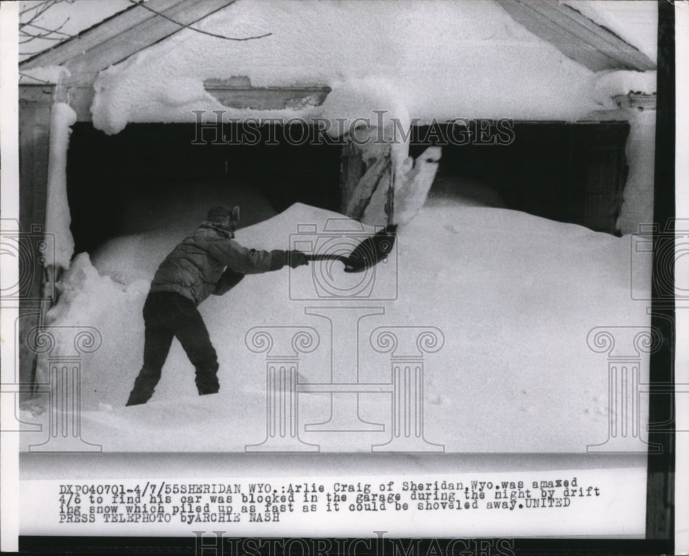 1955 Press Photo Arlie Craig's Car Blocked by Snow - nee33487