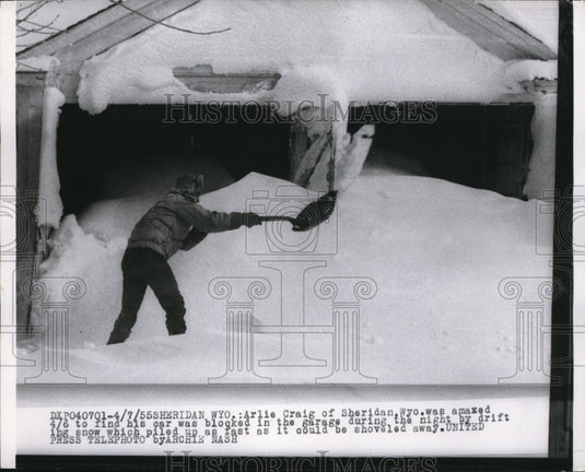 1955 Press Photo Arlie Craig's Car Blocked by Snow - nee33487