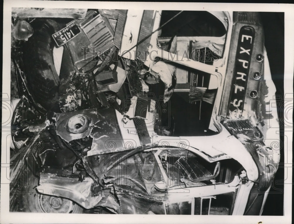 1949 Press Photo Bus Crash Wreckage, Collinsville Illinois - nee33993
