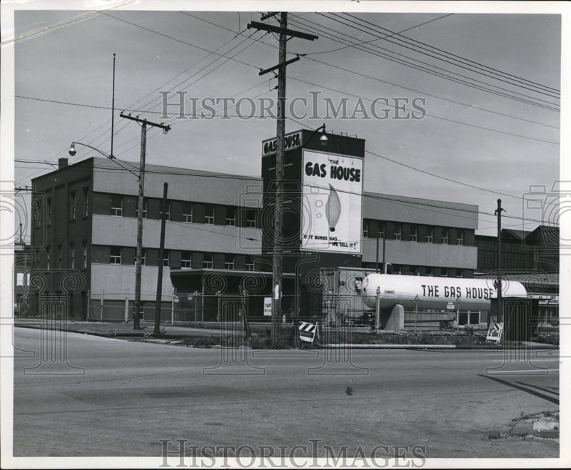 Load image into Gallery viewer, 1967 Press Photo The Gas House at St. Clair - nee34212
