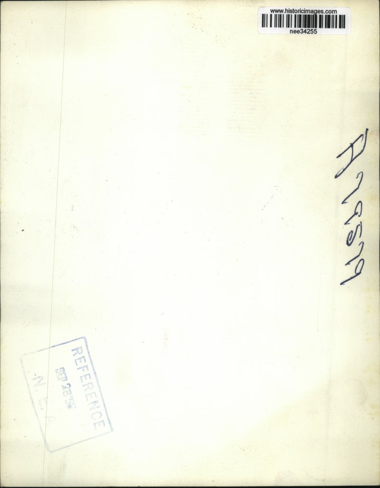 1955 Press Photo West German Chancellor Konrad Adenauer kneels in prayer