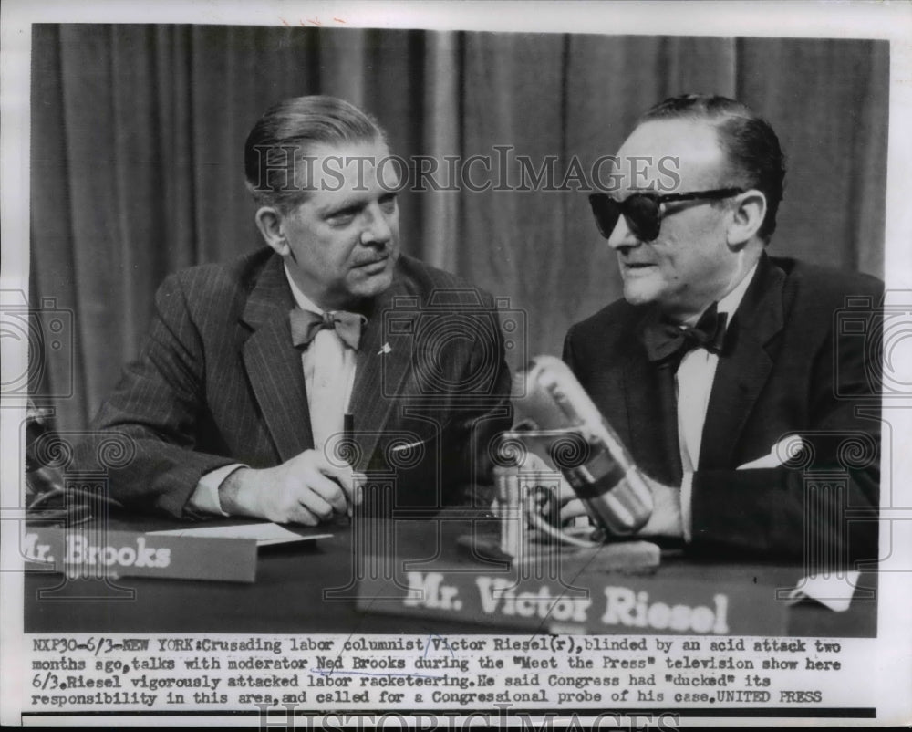 1956 Press Photo Victor Riesel talks with Ned Brooks during "Meet the Press"