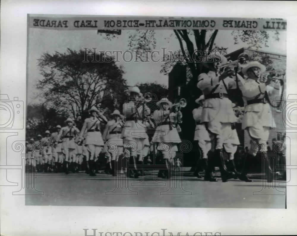 1941 Press Photo Champs Commonwealth Edison in American Legion Parade Milwaukee