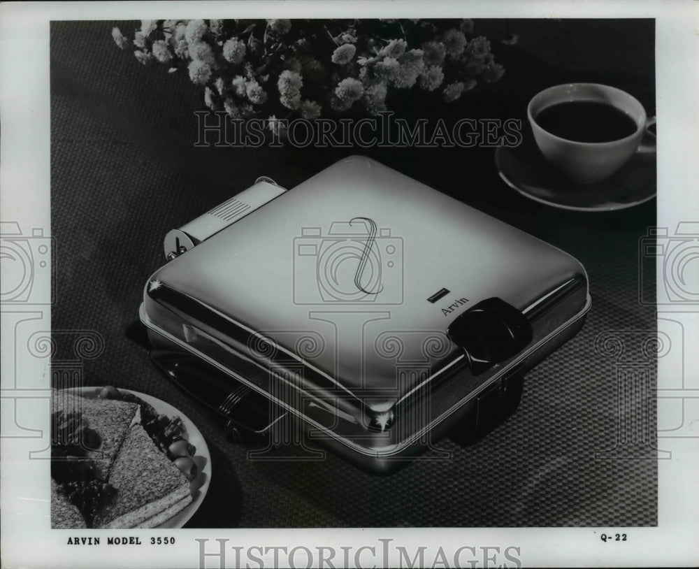 1951 Press Photo The Arvin Lectric Cook - nee35194