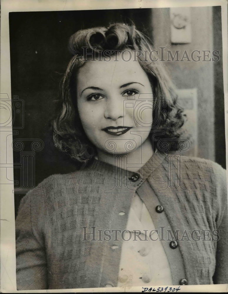 1940 Press Photo Fifteen Year Old Marries Sixty Two Year Old Companion of Mother