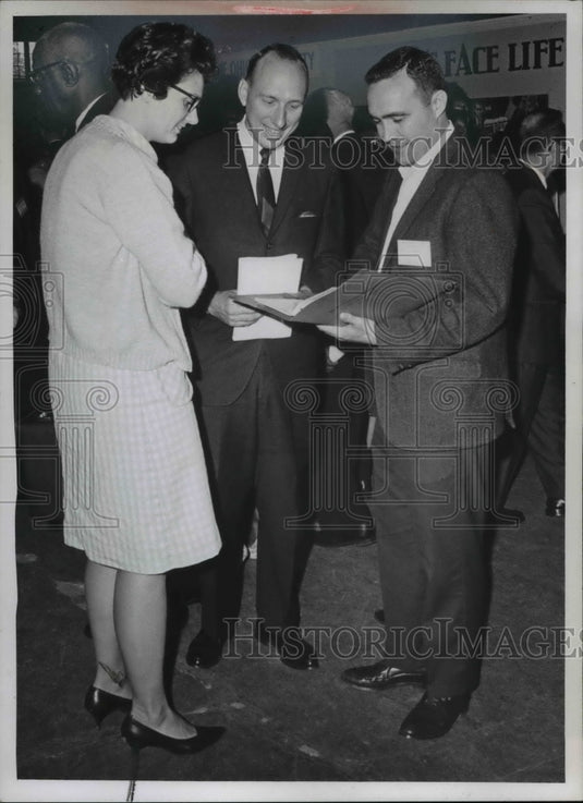 1968 Press Photo Members of Lakeside Methodist Corp - nee35303