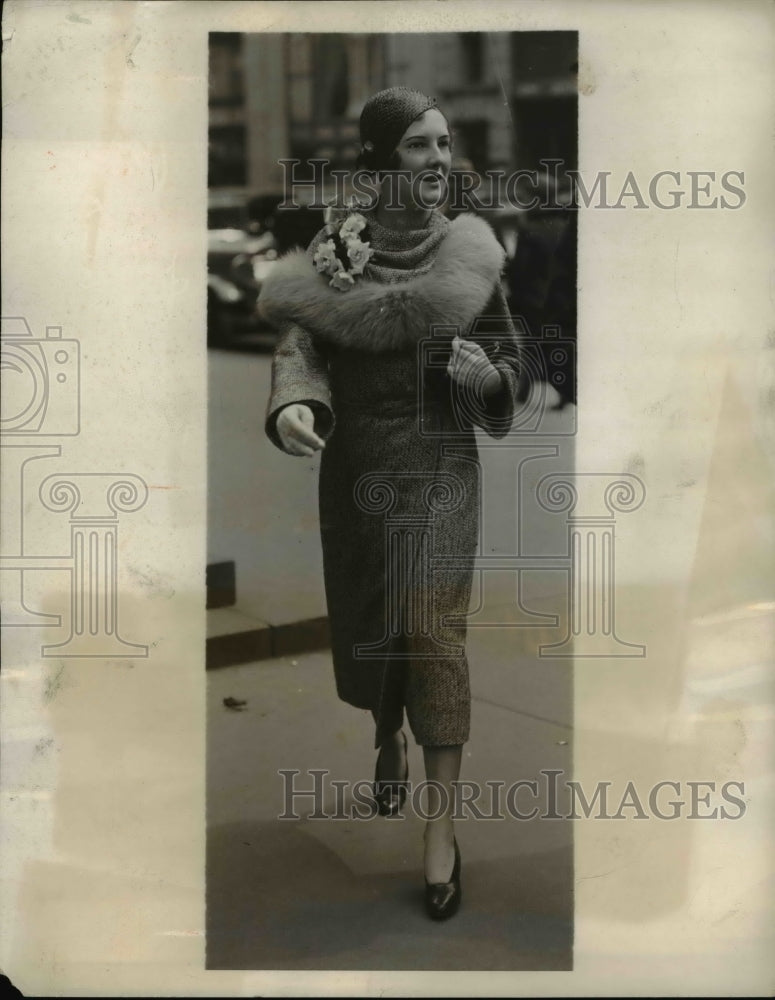 1931 Press Photo Mrs. E. H. Kendall, among the elegantes to parade - nee35355