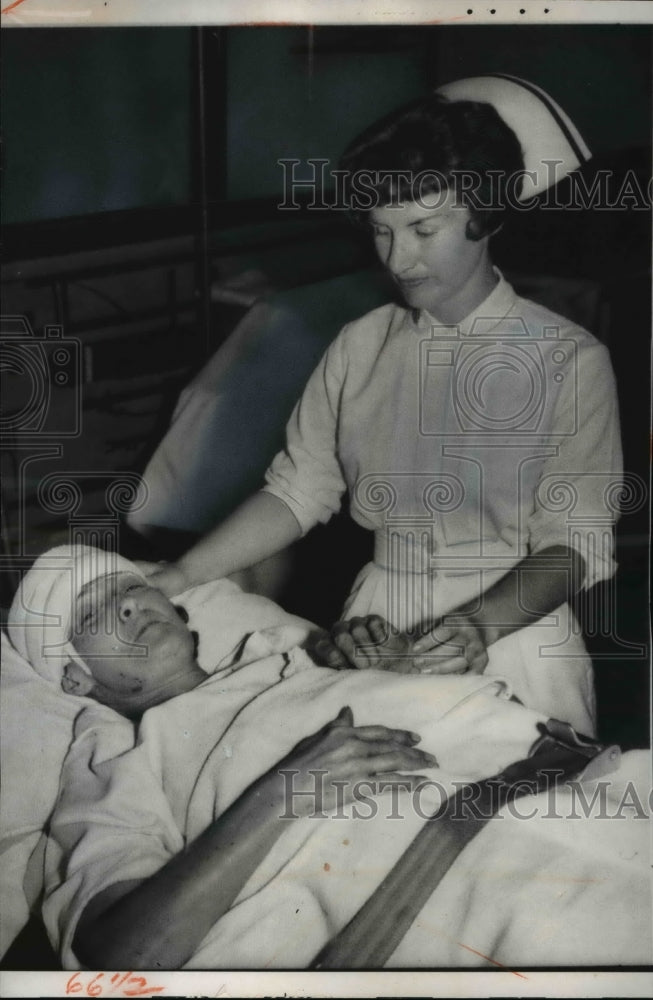 1962 Press Photo of Mrs. Gertrude Ida Long who fell into a canyon. - nee35481