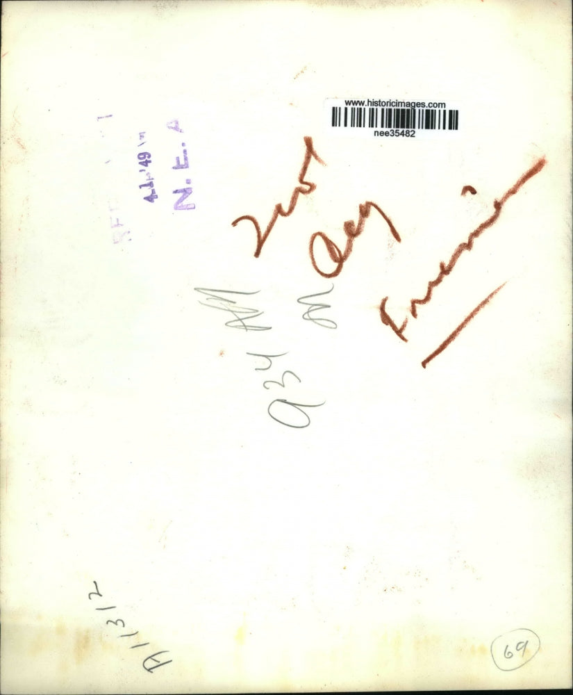 1949 Press Photo of Chicago firemen rescuing a woman. - nee35482