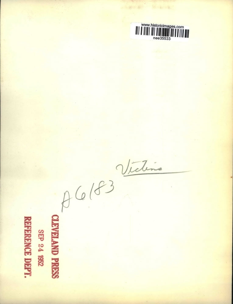 1952 Press Photo of Mrs. Donna Ledford who was injured a bus accident.