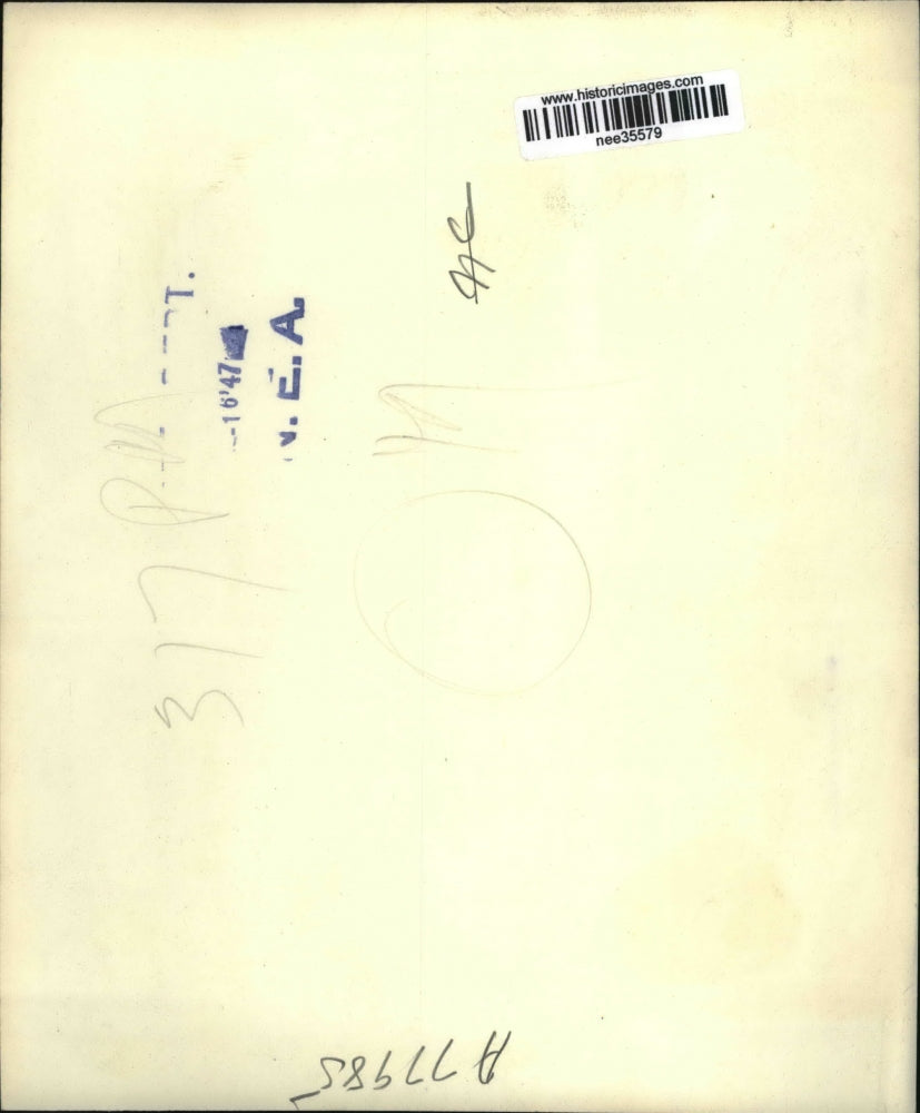 1947 Press Photo Morris Richardson Using Mechanical Bladder for 6 Months