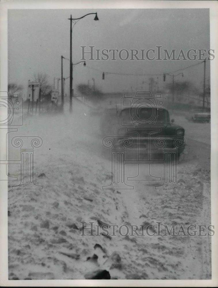 1960 Press Photo Abandoned Cars in Snow on East Shoreway