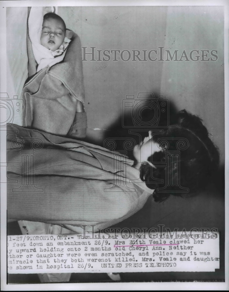 Load image into Gallery viewer, 1953 Press Photo Mrs. Edith Veale with baby Cheryl Ann after the accident
