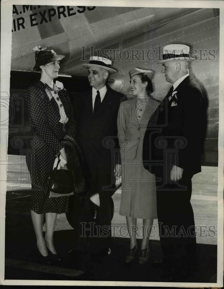 1938 Press Photo Cleveland Mayor Harold Burton & Wife, Angelo Rossi