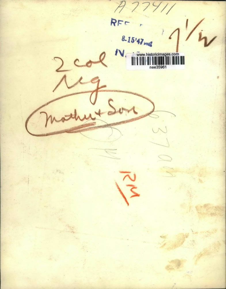 1947 Press Photo Bernard Robert Monday, Mother Johanna After Shooting Father