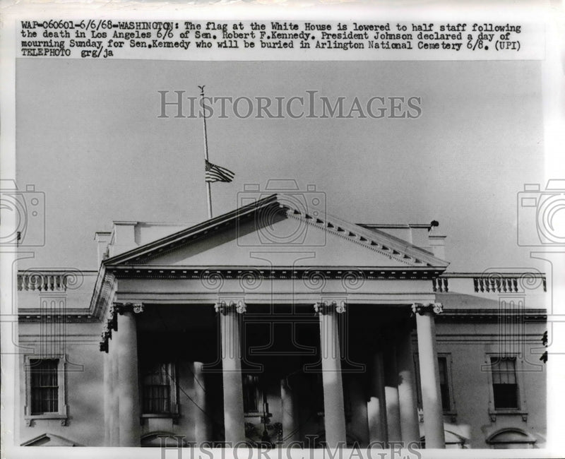 Load image into Gallery viewer, 1968 Press Photo The White House flag at a half mast in respect to R. Kennedy
