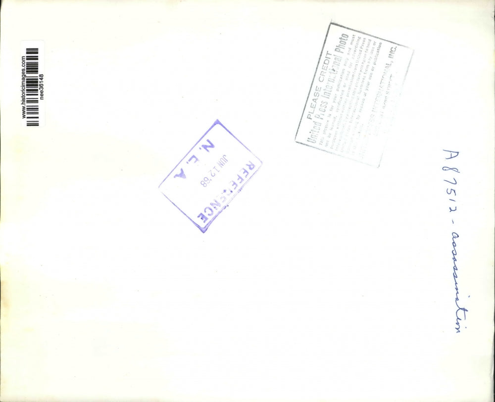 1968 Press Photo The White House flag at a half mast in respect to R. Kennedy