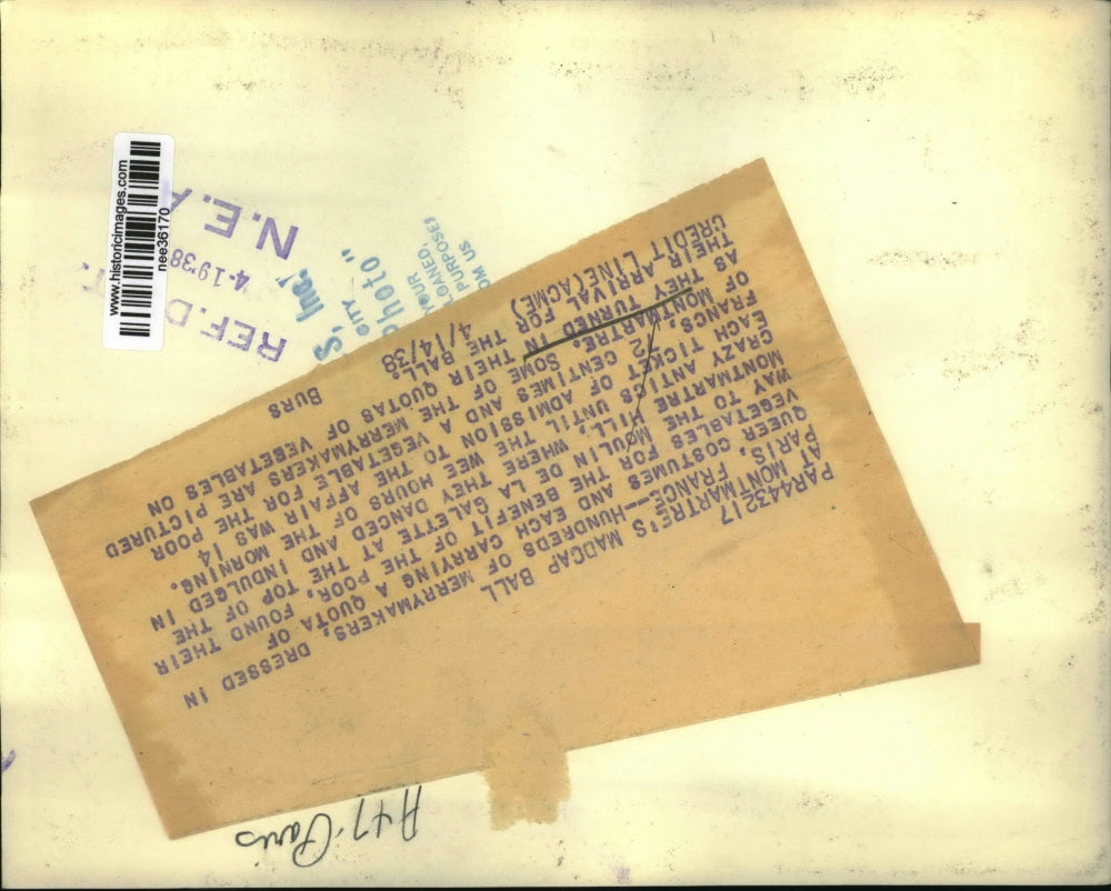 1935 Press Photo Parisians Dressed in Costumes at Montmartre's Madcap Ball