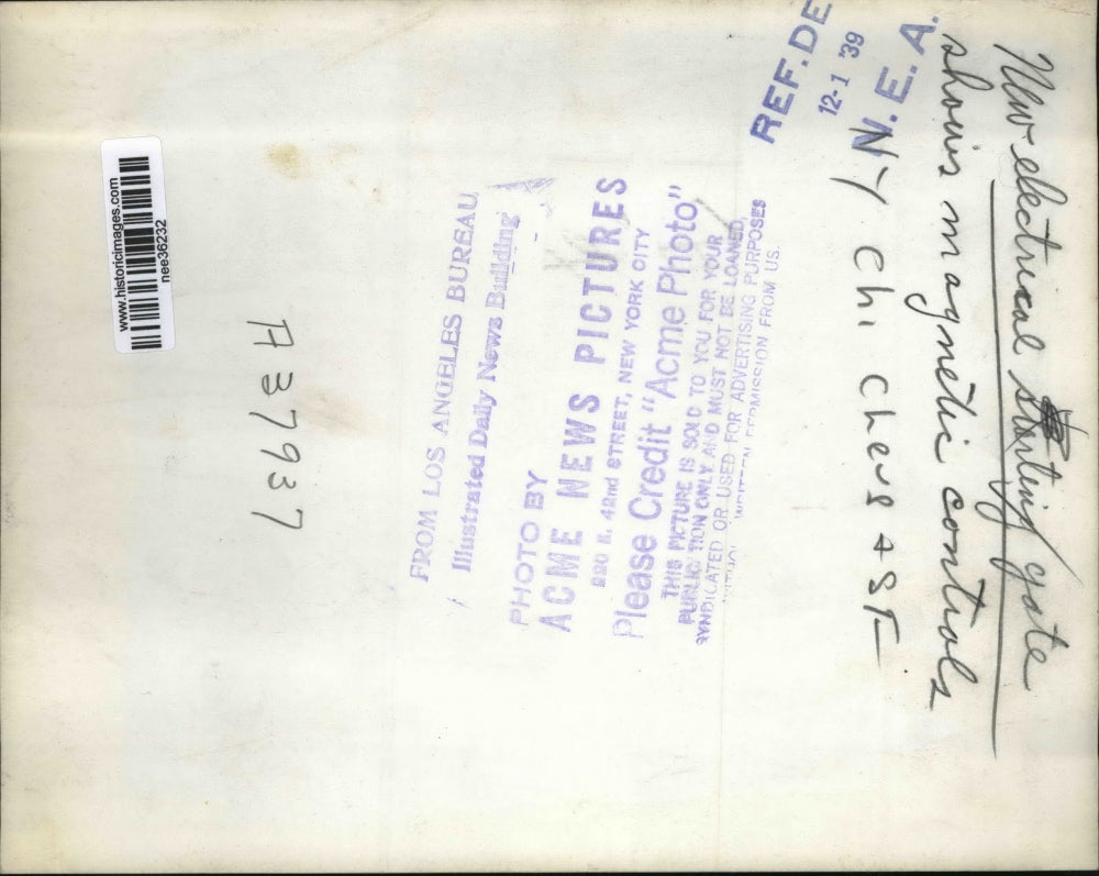 1939 Press Photo The new electric starting gate with magnetic controls