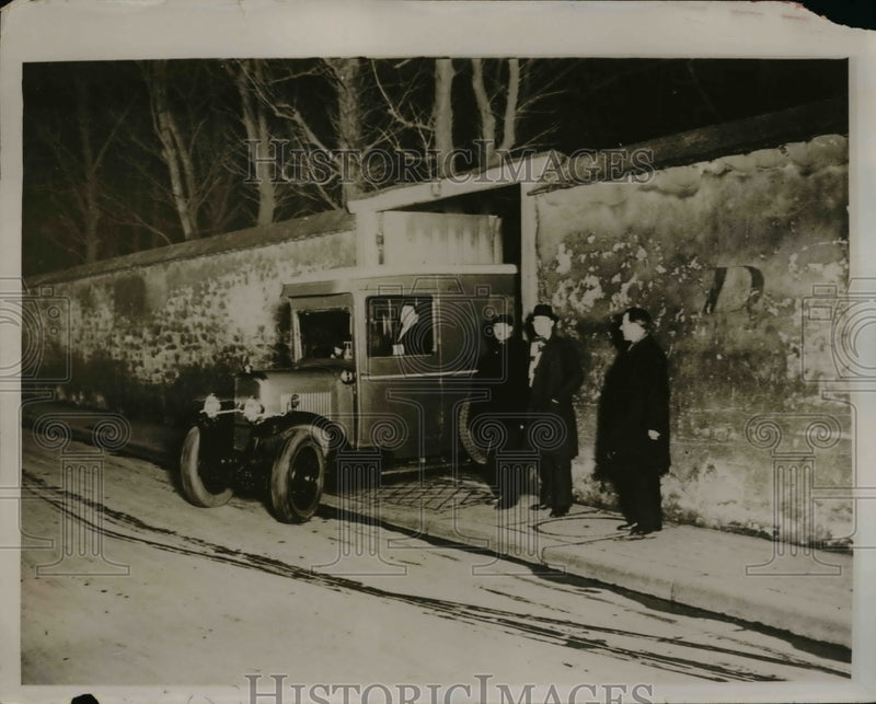 Load image into Gallery viewer, 1931 Press Photo Marshal Joffre body leaving hospital to Military School, Paris
