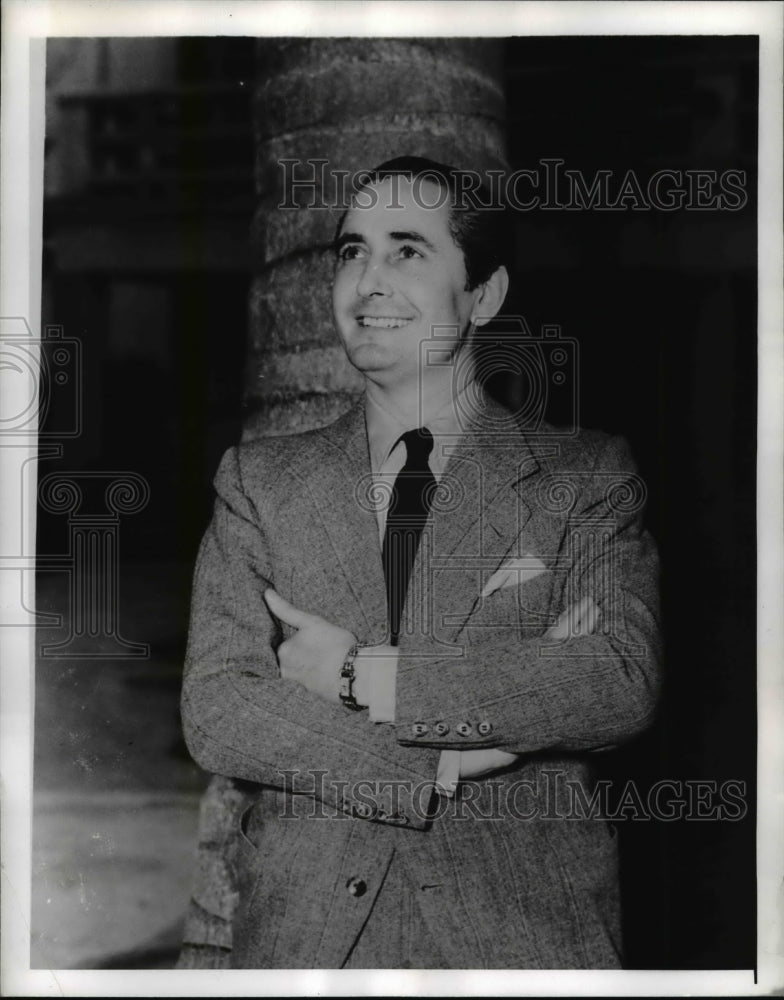 1942 Press Photo Nino Martini, Met Opera Tenor in Miami Beach Florida