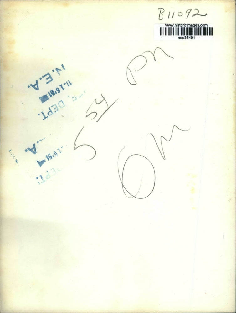 1951 Press Photo Loretta Young wont kiss winner, Mrs Lee Wallard, Indianapolis