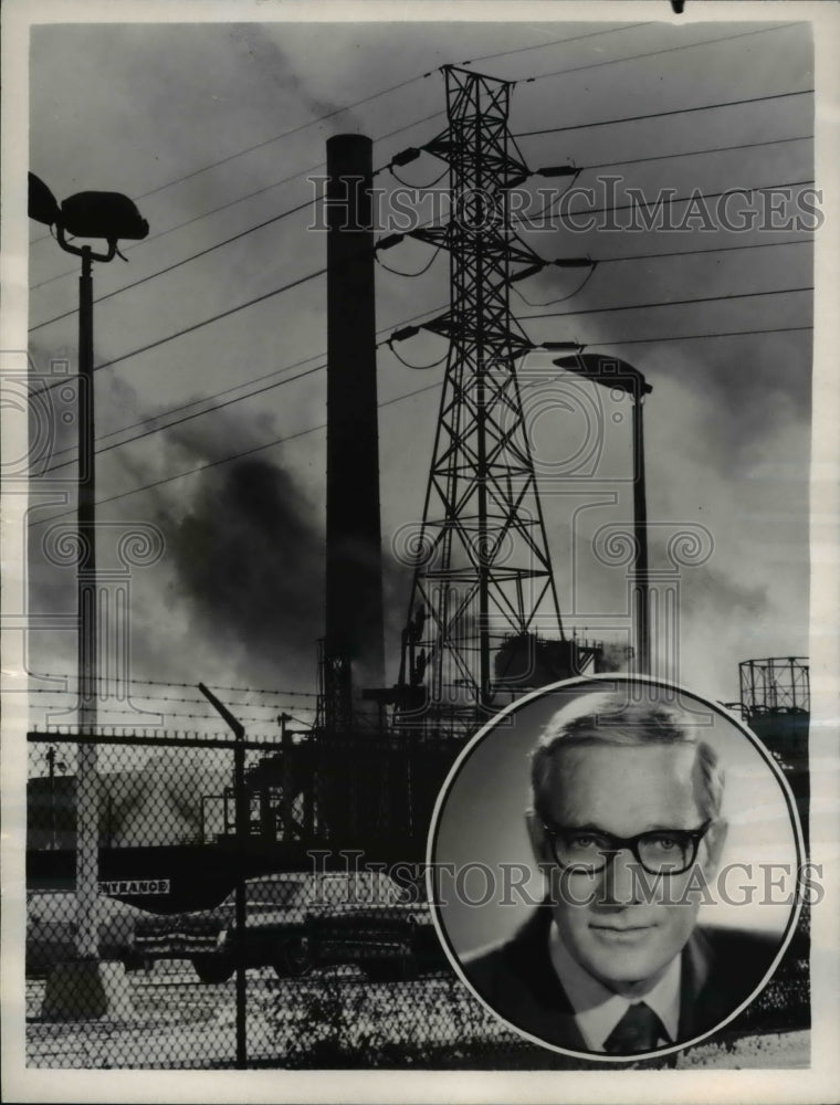 Load image into Gallery viewer, 1970 Press Photo of an advertisement for an NBC program hosted by Frank McGee.
