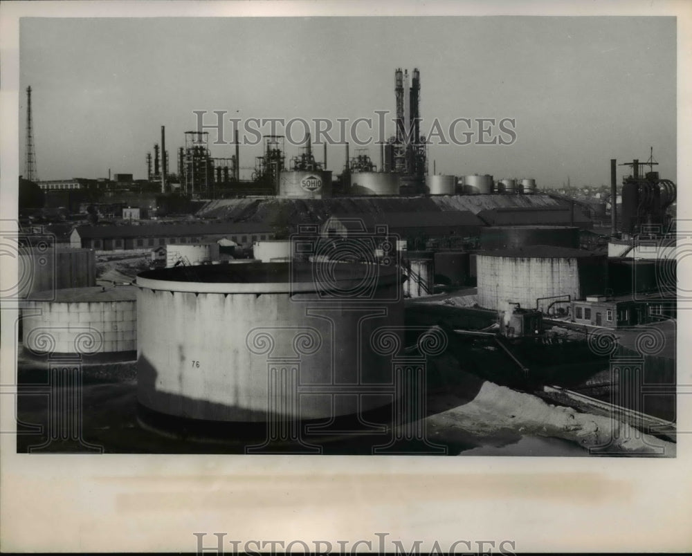 1952 Press Photo The Sohio Refiner during the oil workers strike