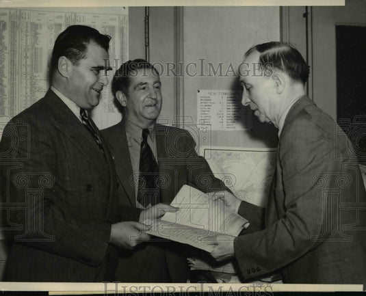1938 Press Photo Peirson Hall S Downey William Kerr Los Angeles Voter Registrar