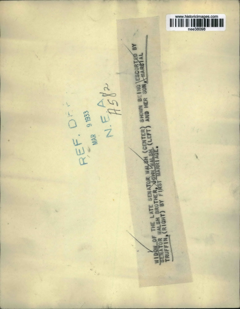 1933 Press Photo Widow of Senator Walsh & Senstors Brothers Escorting Her