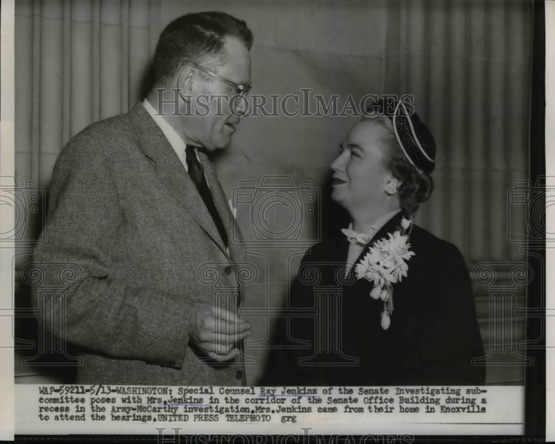 Load image into Gallery viewer, 1954 Press Photo Senate Counsel Ray Jenkins &amp; Wife - nee38440
