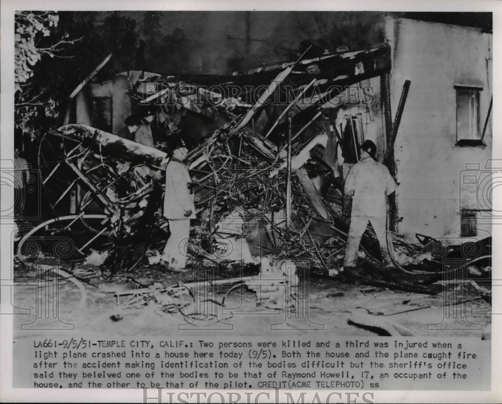 1951 Press Photo of the scene where a light plane crashed into a house in Temple