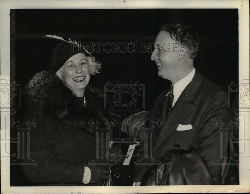 1937 Press Photo on Board of Norfolk Supreme Court Justice Black, and wife