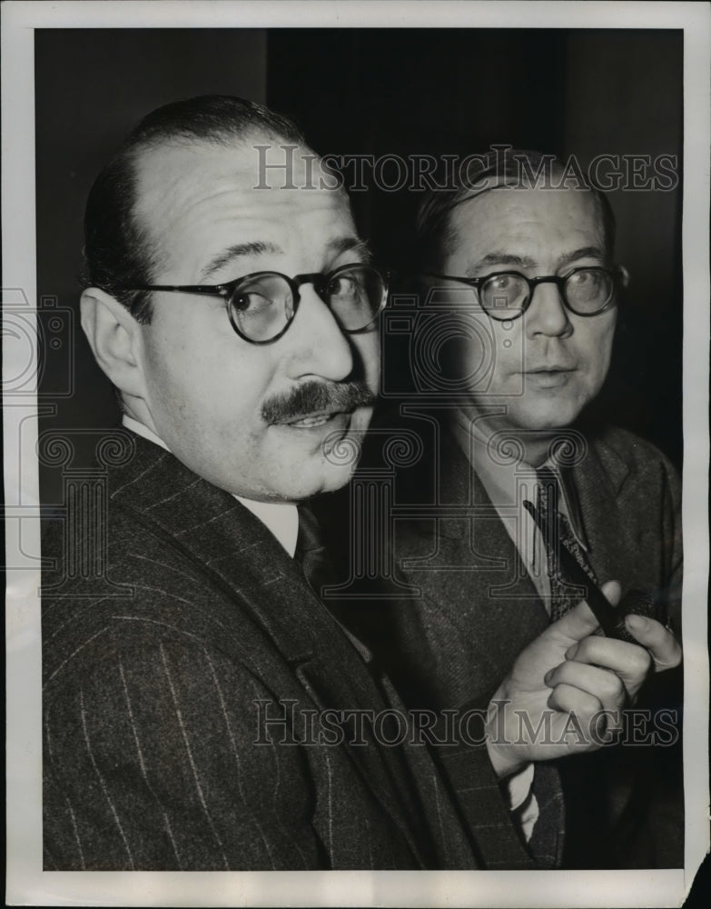 Load image into Gallery viewer, 1941 Press Photo Manfred Zapp and his assistant Guenther Tonn after arraignment
